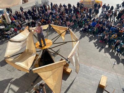 foto del espectáculo de circo y teatro de calle familiar Qué disparate